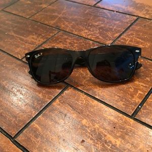 Tortoise polarized Ray-Ban sunglasses